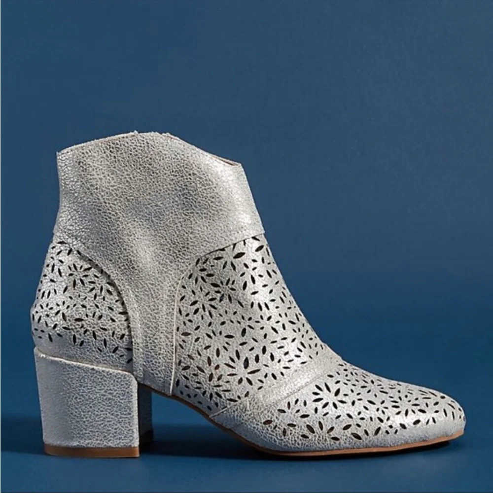 Anthropologie silent pearsy
